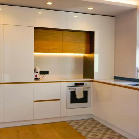 жасмин с частен гараж - Jasmin With Private Garage